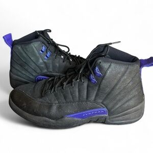 Jordan Men's Black and Purple Sneakers